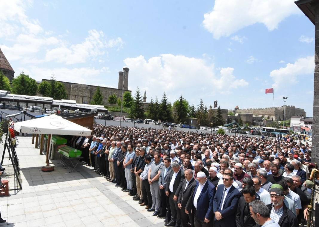 Yardımsever iş insanı dualarla uğurlandı 2