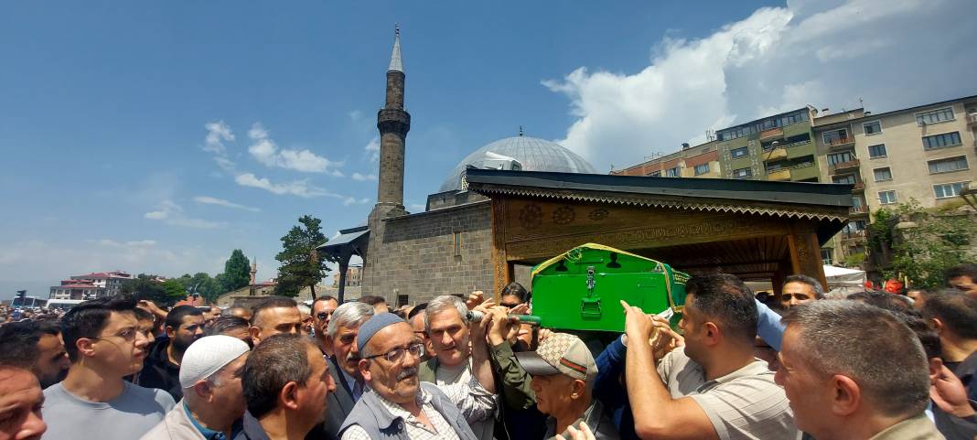 Yardımsever iş insanı dualarla uğurlandı 3