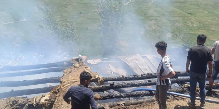 Ev yangınında dumandan zehirlenen 14 yaşındaki çocuk öldü
