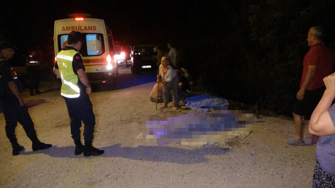 Sulama kanalına uçan otomobilde 2 kişi boğularak hayatını kaybetti 1