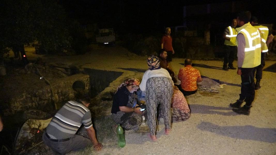 Sulama kanalına uçan otomobilde 2 kişi boğularak hayatını kaybetti 4