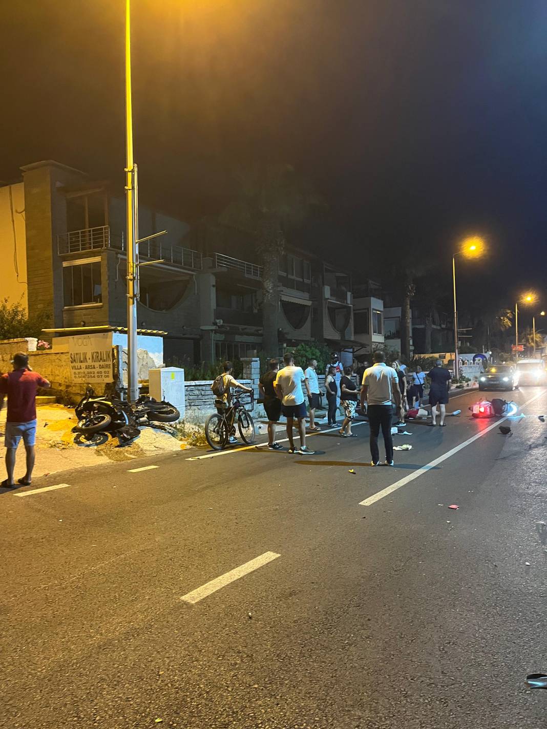 Aynı istikamete giden iki motosiklet çarpıştı: 2 ölü 6