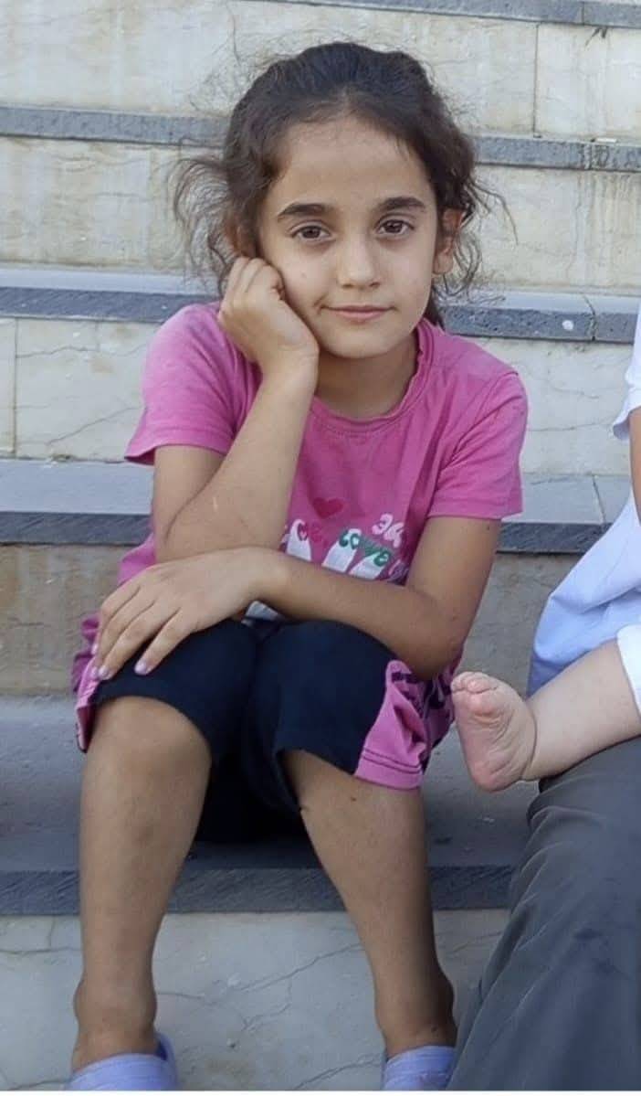 Aranan kayıp çocuk, yangın merdiveni boşluğunda ölü bulundu 1