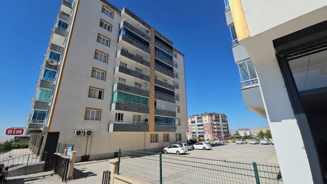 Aranan kayıp çocuk, yangın merdiveni boşluğunda ölü bulundu 2