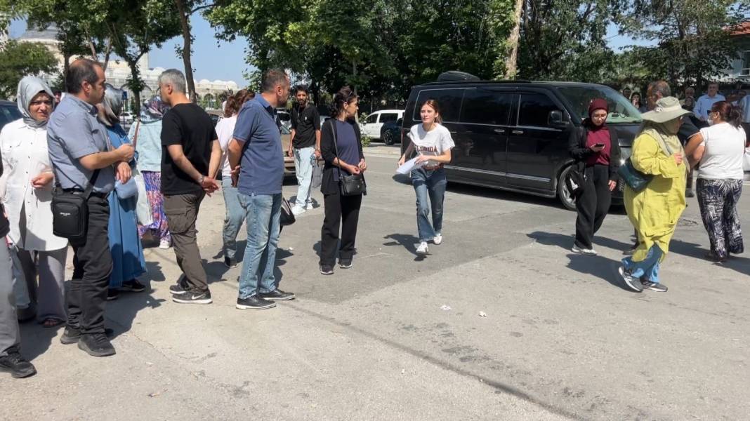 Konya'da YKS heyecanı... Kimisi koşarak yetişti, kimisi gözyaşları içinde veda etti 1