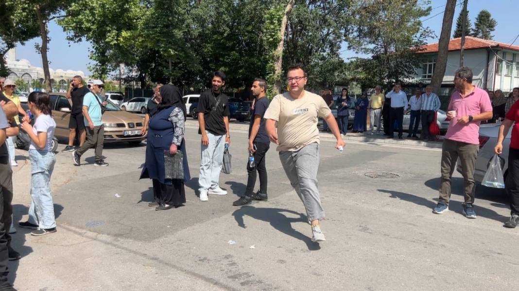 Konya'da YKS heyecanı... Kimisi koşarak yetişti, kimisi gözyaşları içinde veda etti 2