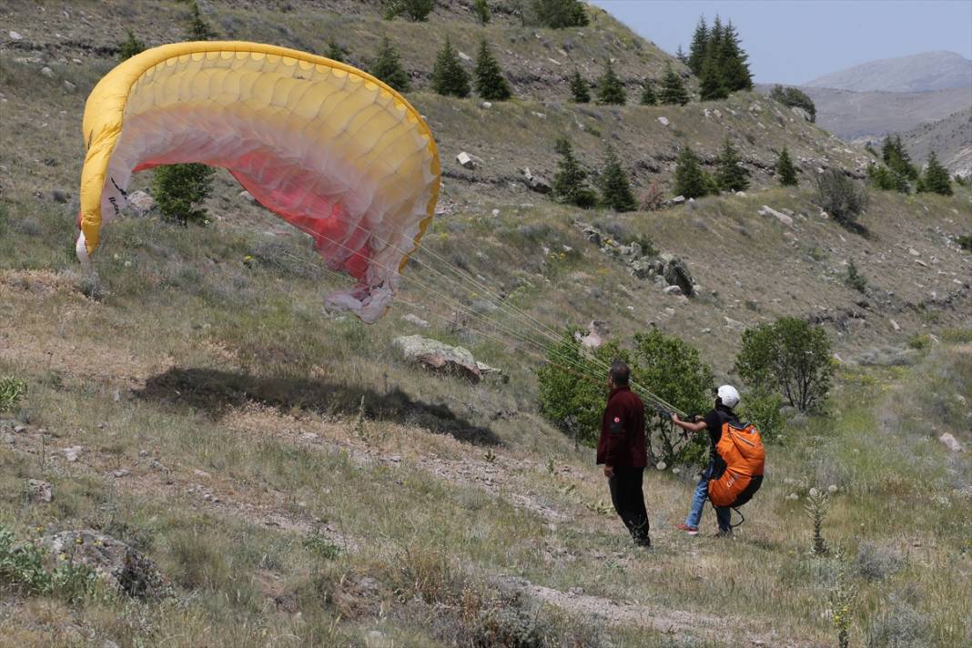 Konya'nın uçan çocuğu... 3 yaşında başladı 7
