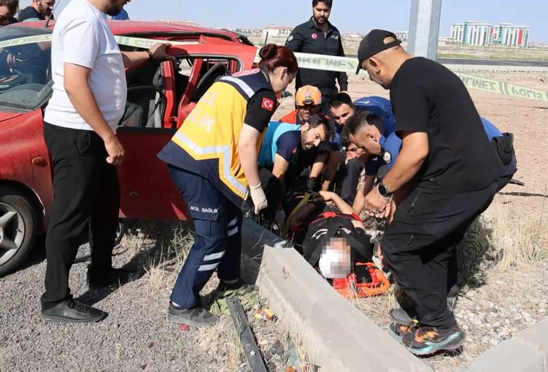 Sınav yolunda feci kaza! 1 ölü, 10 yaralı 3