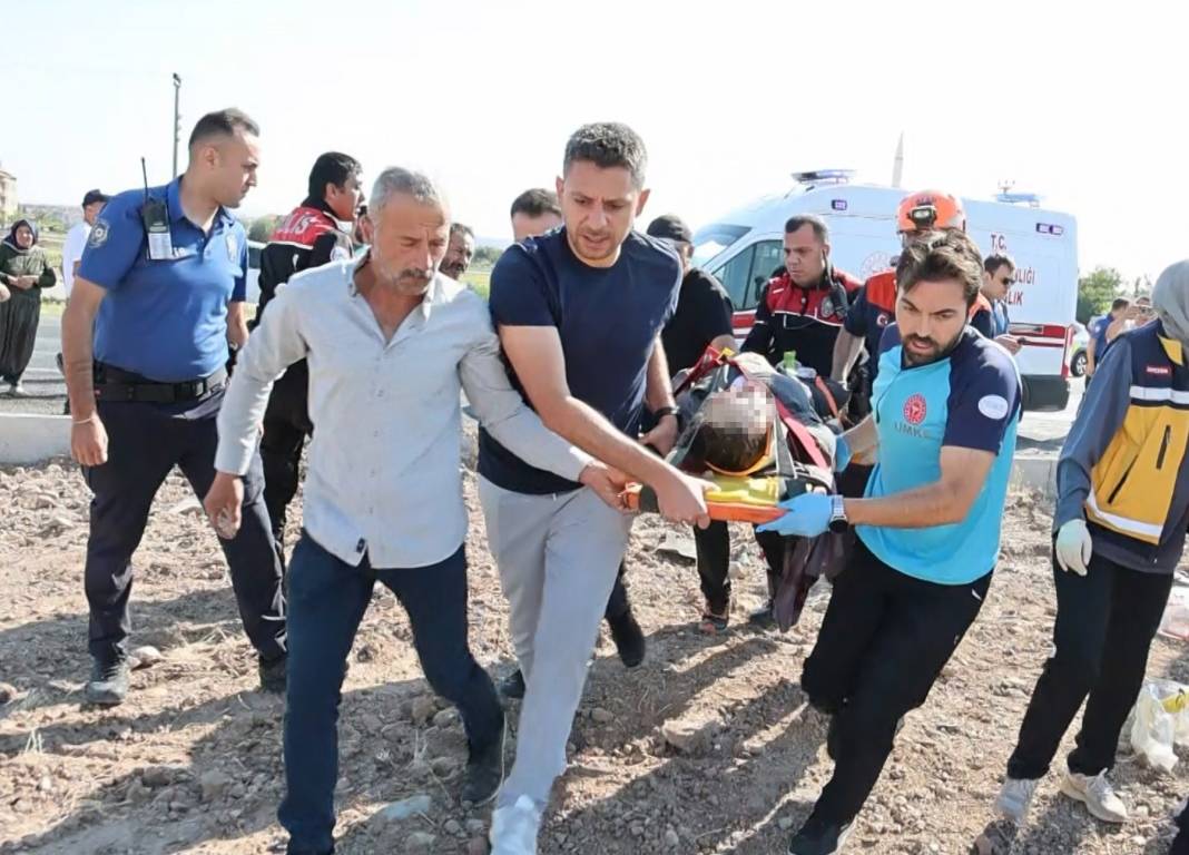 Sınav yolunda feci kaza! 1 ölü, 10 yaralı 5