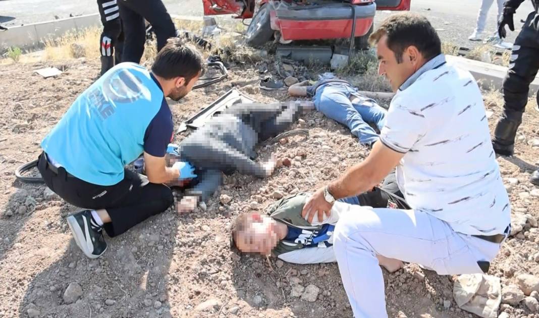 Sınav yolunda feci kaza! 1 ölü, 10 yaralı 6