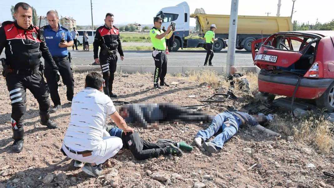 Sınav yolunda feci kaza! 1 ölü, 10 yaralı 8