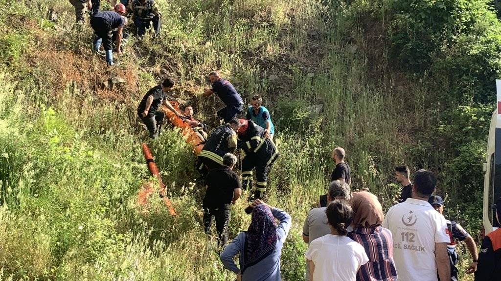 Dereye düşen çocuğunu kurtarmak isteyen anne öldü 4