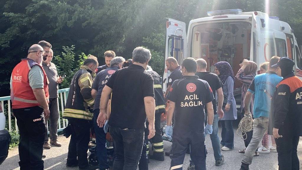 Dereye düşen çocuğunu kurtarmak isteyen anne öldü 6