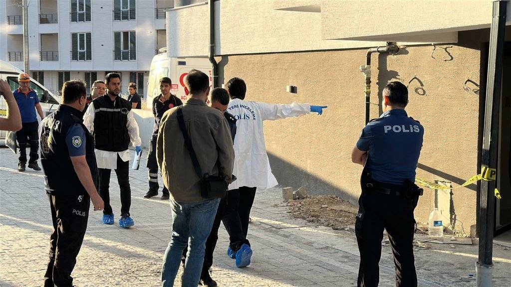 Asansör boşluğuna düşen işçi hayatını kaybetti 5