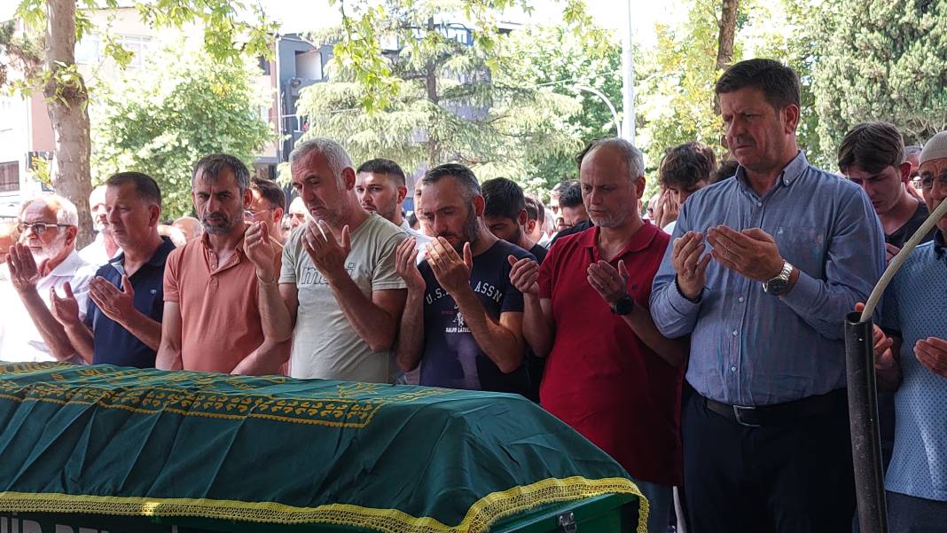 Hayattan koparılan genç, son yolculuğuna uğurlandı 8