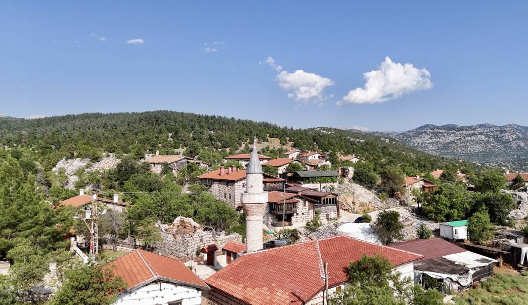 Konya ile Antalya arasında önemli konumda bulunuyor... Turist akınına uğruyor 1