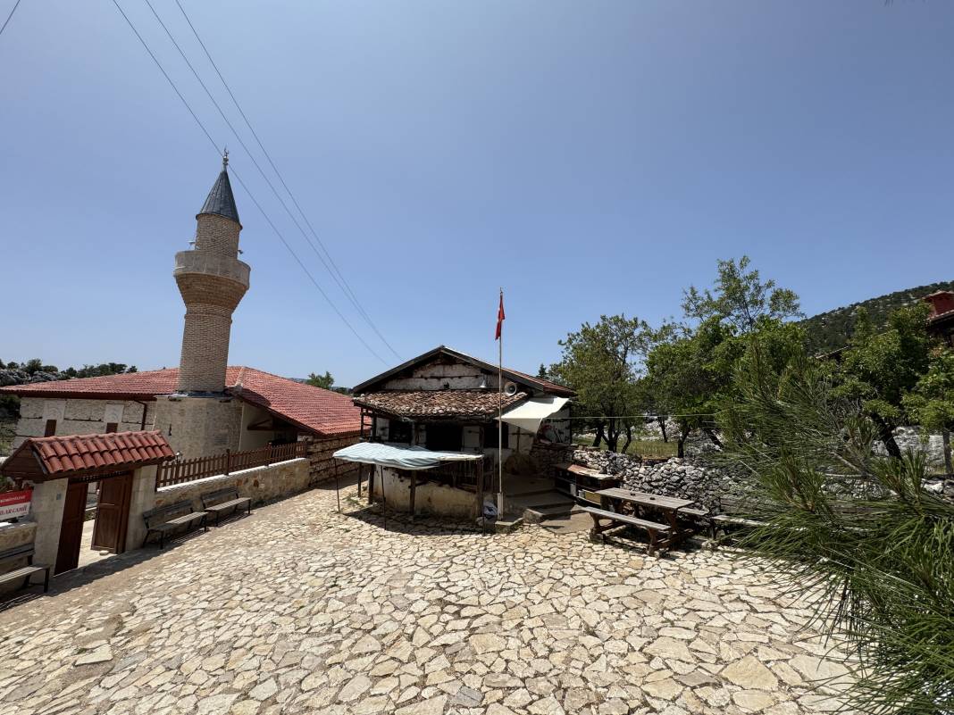 Konya ile Antalya arasında önemli konumda bulunuyor... Turist akınına uğruyor 16