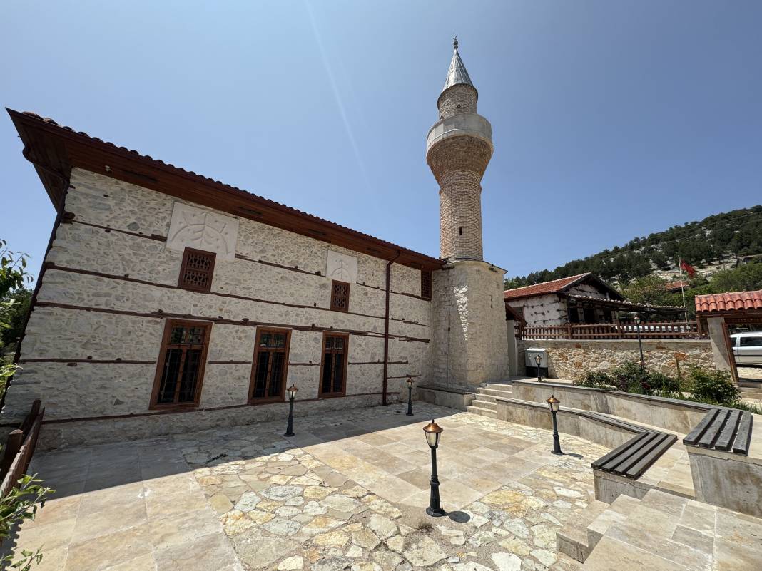 Konya ile Antalya arasında önemli konumda bulunuyor... Turist akınına uğruyor 17