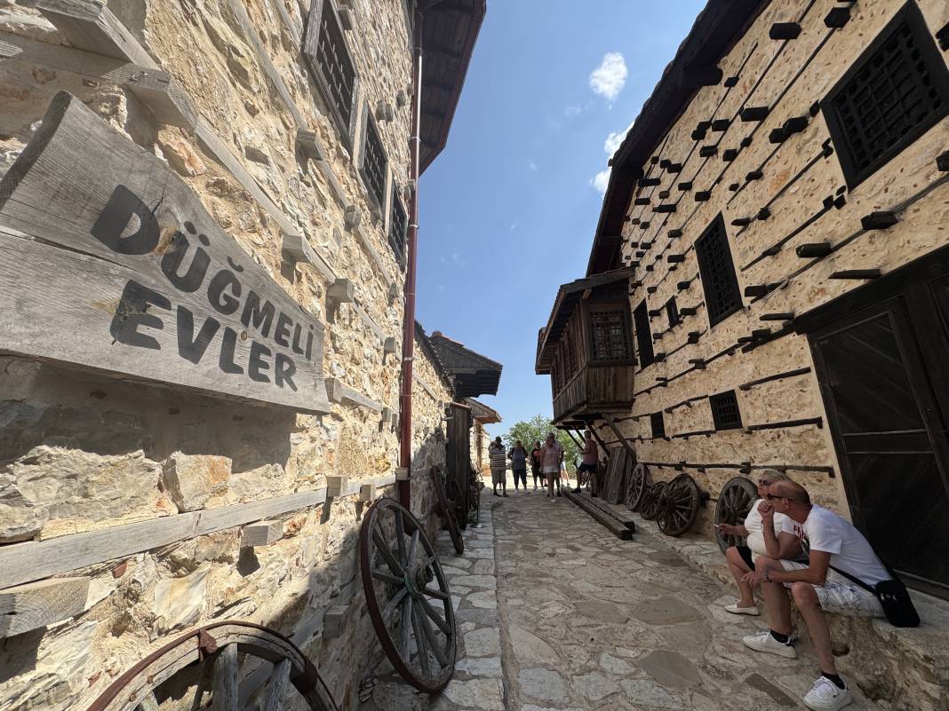 Konya ile Antalya arasında önemli konumda bulunuyor... Turist akınına uğruyor 21