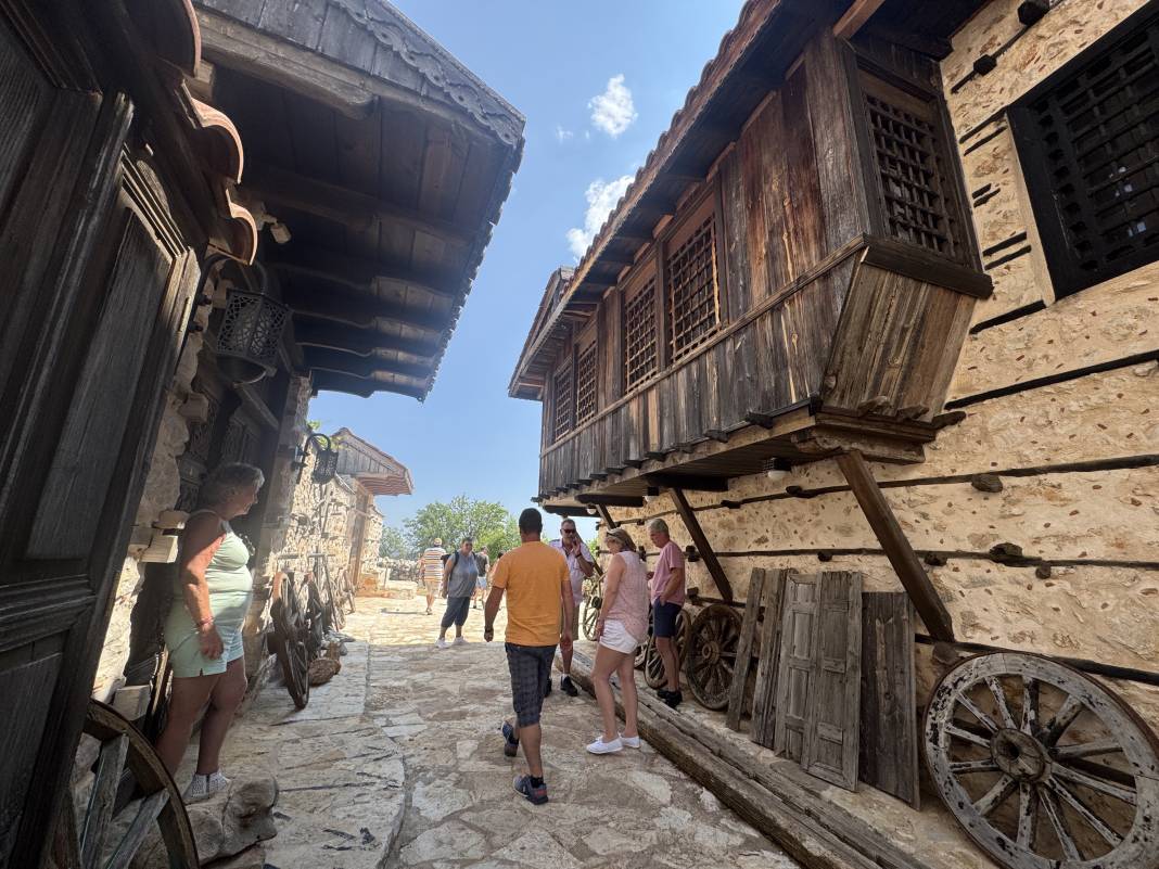 Konya ile Antalya arasında önemli konumda bulunuyor... Turist akınına uğruyor 4