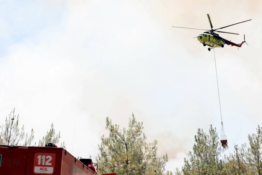 Sakarya'da büyük yangın... 700 personel, 200 araç ve 11 helikopter iş başında 3