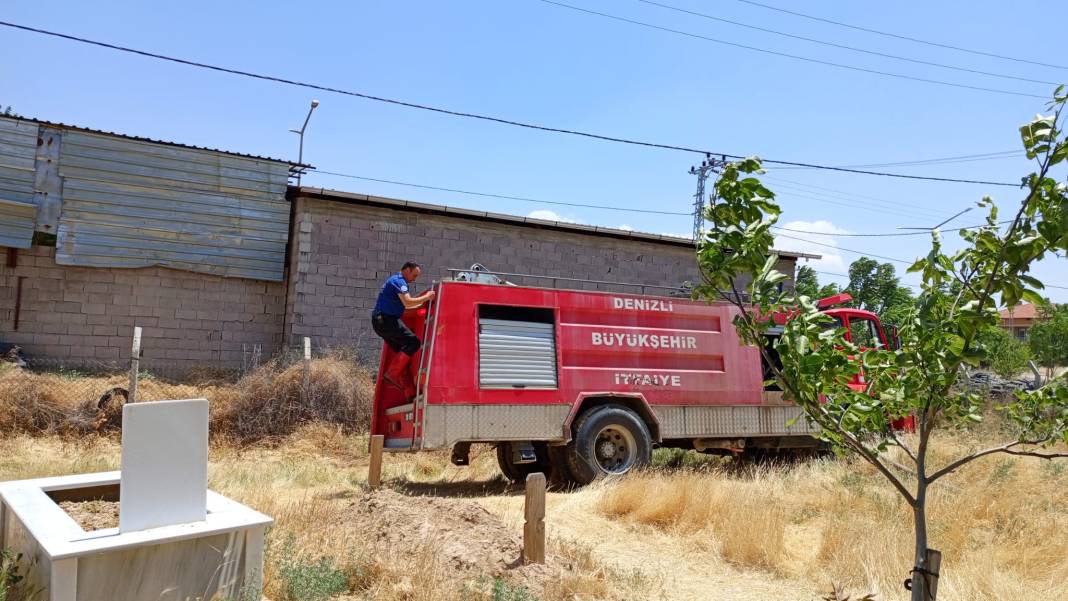 Yangın yürekleri sızlattı! Mezarlar alev alev yandı 8