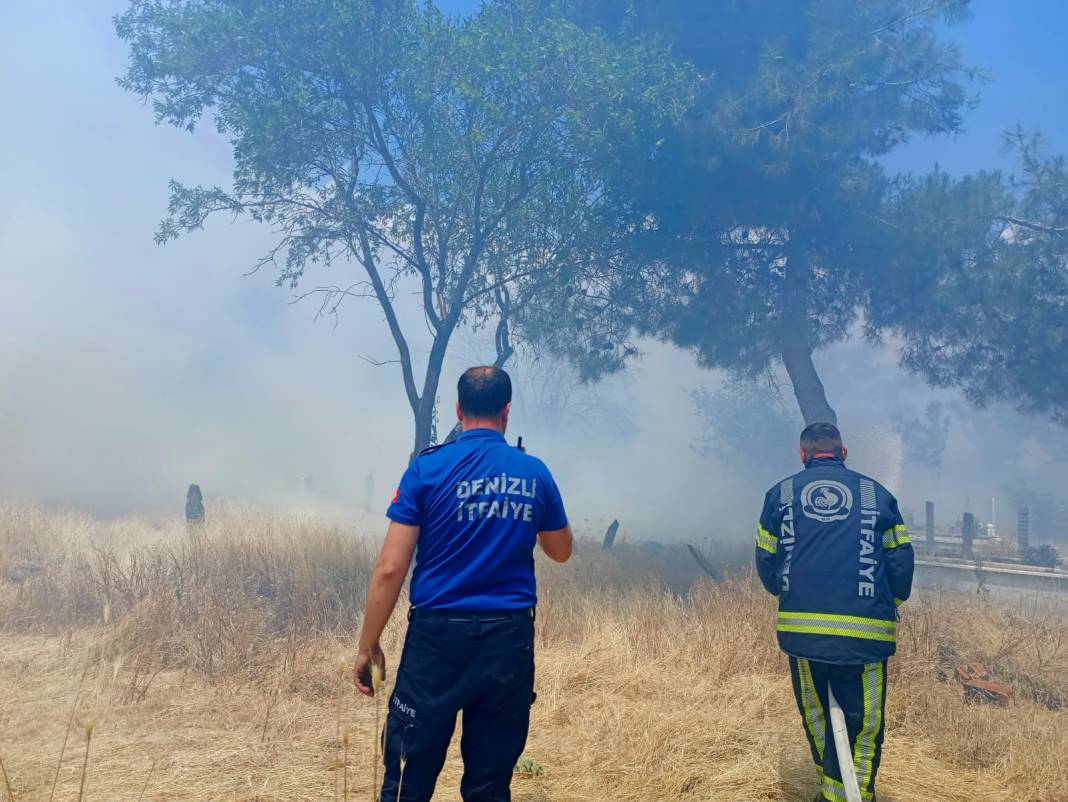 Yangın yürekleri sızlattı! Mezarlar alev alev yandı 9