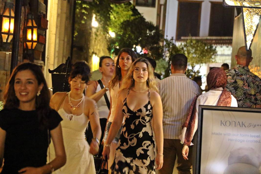 Nüfusu gündüz 82, gece 10 bin 12