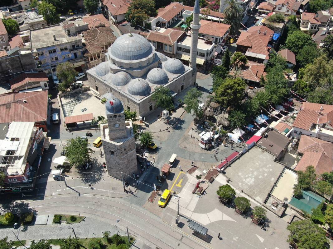 Nüfusu gündüz 82, gece 10 bin 9