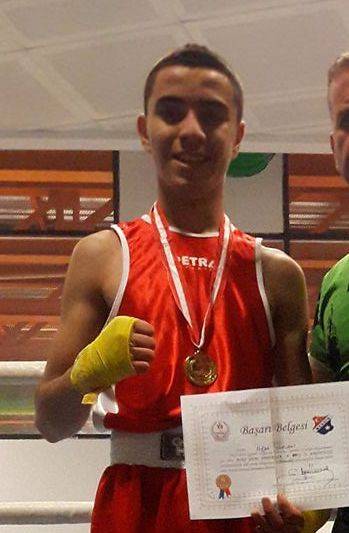 3 genç, oto yıkama dükkanında ölü bulundu 5