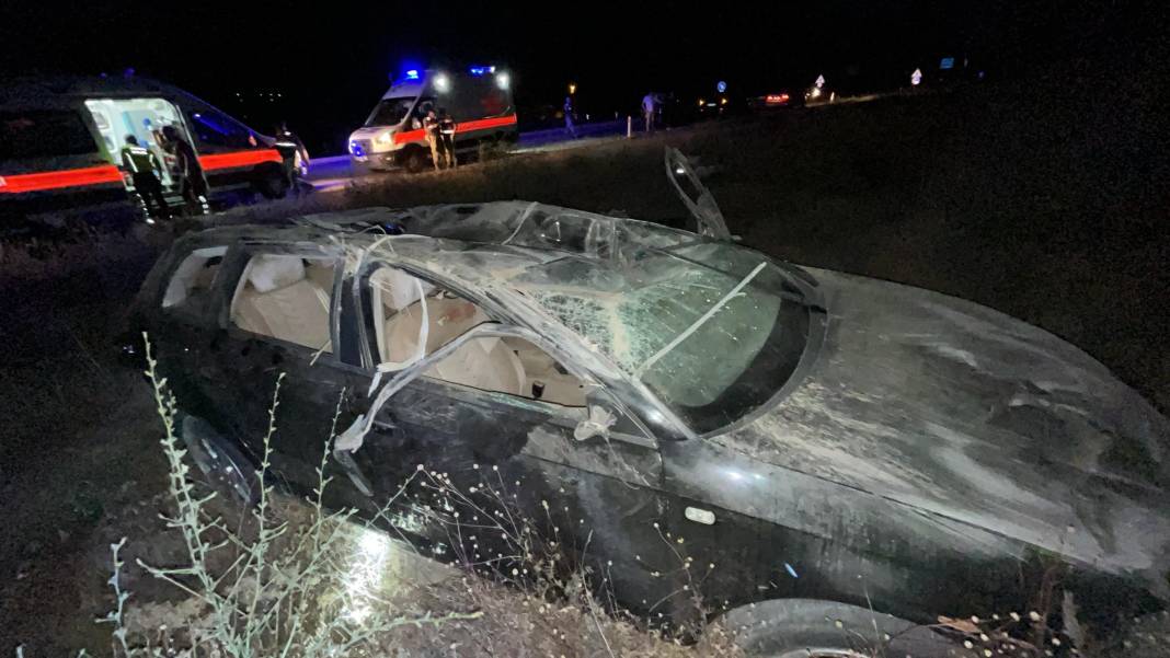 Devrilen otomobildeki dede ve torunu öldü 4