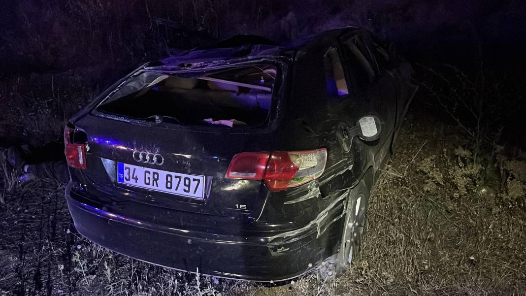 Devrilen otomobildeki dede ve torunu öldü 5