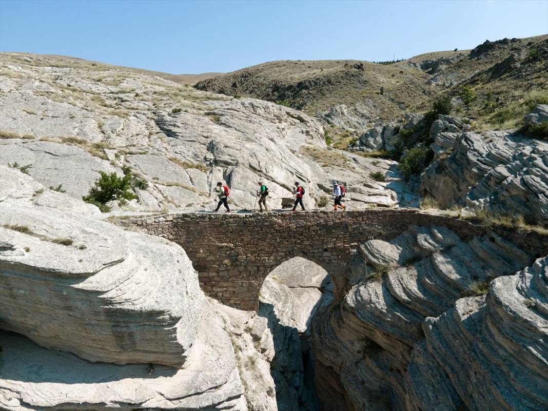 Konya’daki Şeytan Köprüsü doğaseverlerin uğrak noktası oldu 1