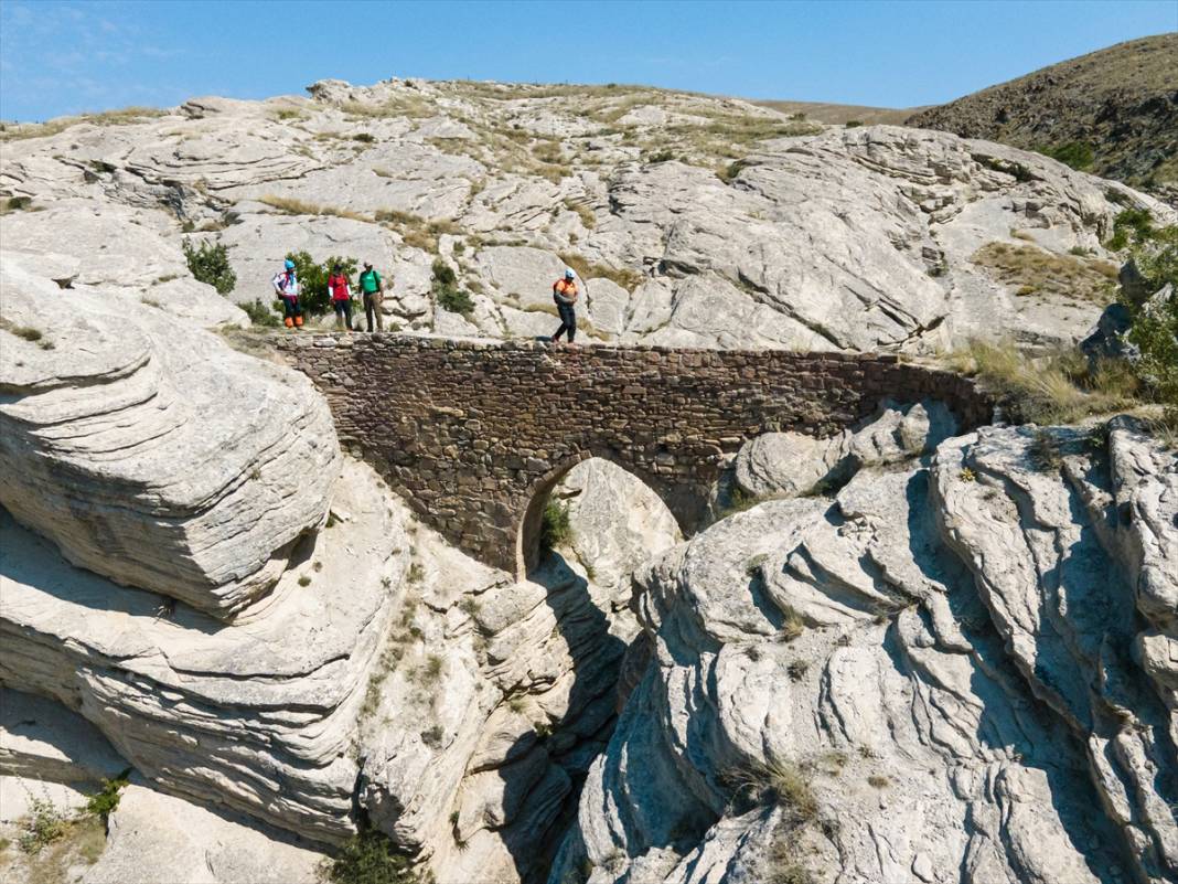 Konya’daki Şeytan Köprüsü doğaseverlerin uğrak noktası oldu 5