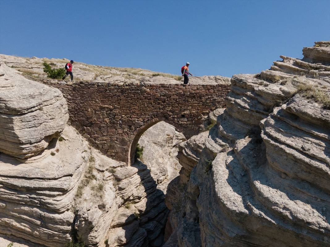 Konya’daki Şeytan Köprüsü doğaseverlerin uğrak noktası oldu 6