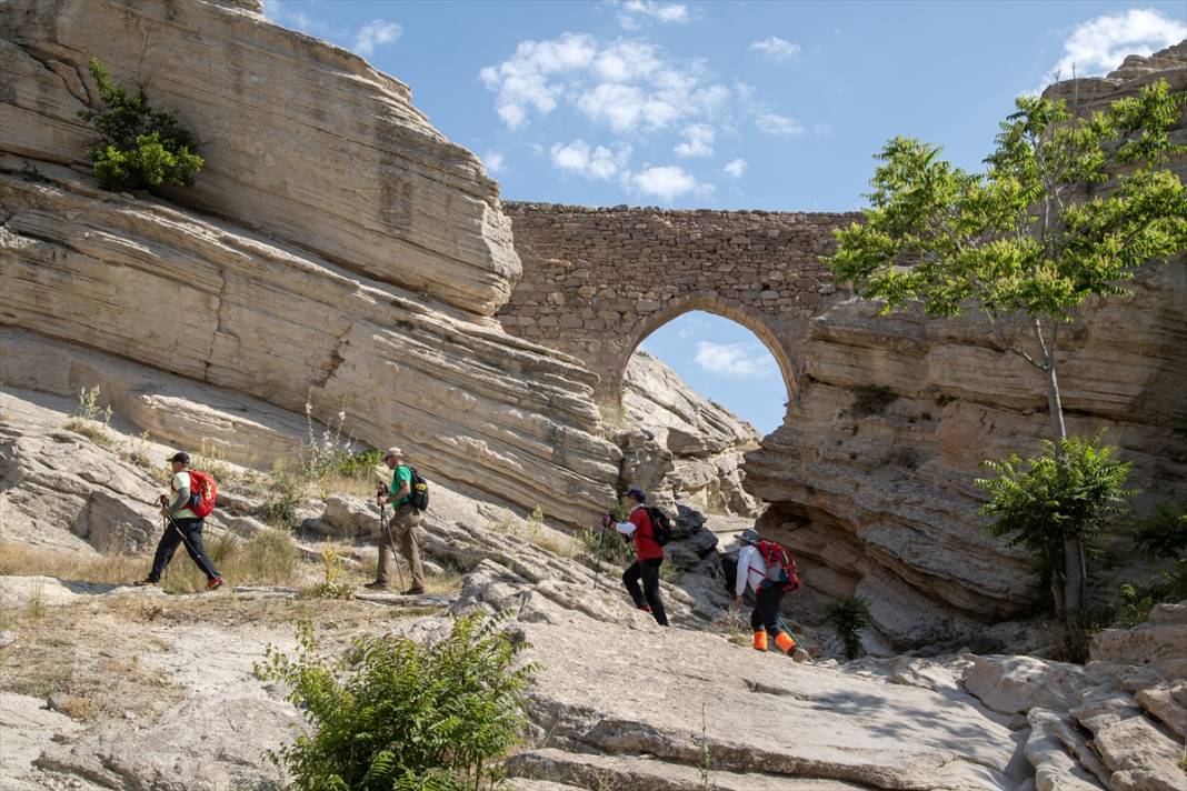 Konya’daki Şeytan Köprüsü doğaseverlerin uğrak noktası oldu 7