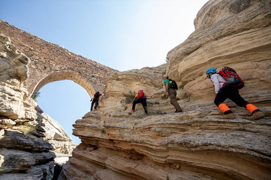 Konya’daki Şeytan Köprüsü doğaseverlerin uğrak noktası oldu 8