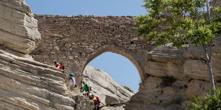 Konya’daki Şeytan Köprüsü doğaseverlerin uğrak noktası oldu