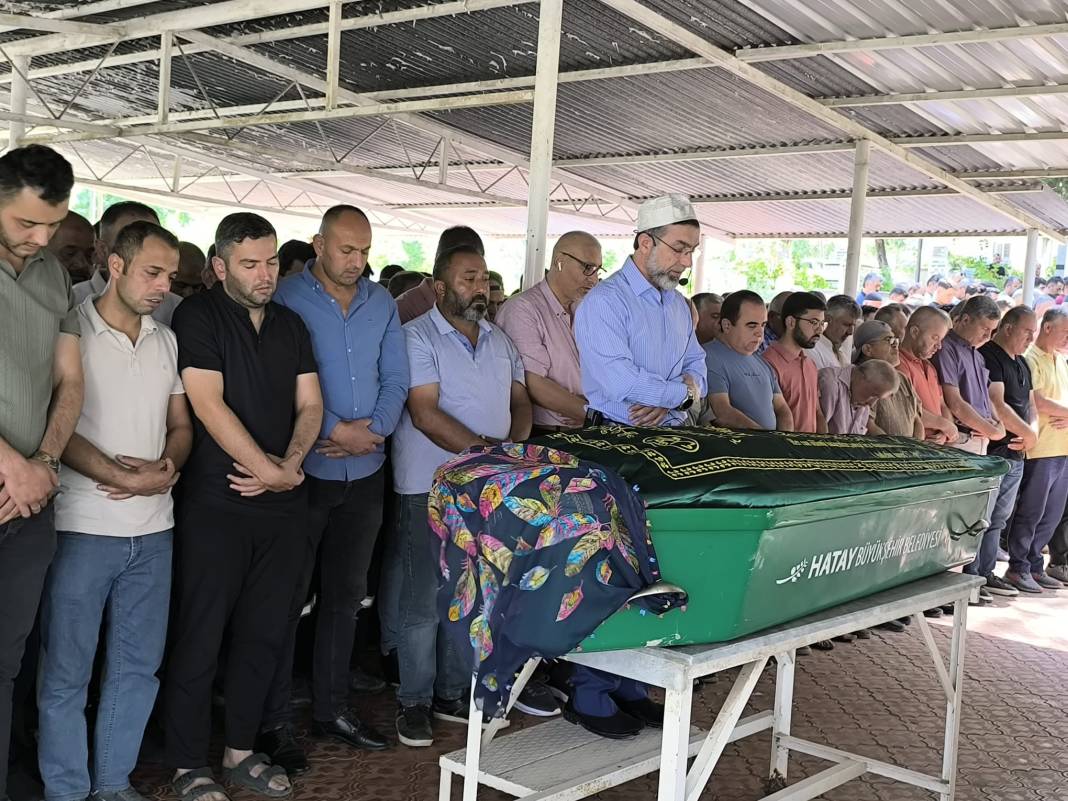 Doğum esnasında genç kadın vefat etti, evladı yaşama tutundu 3