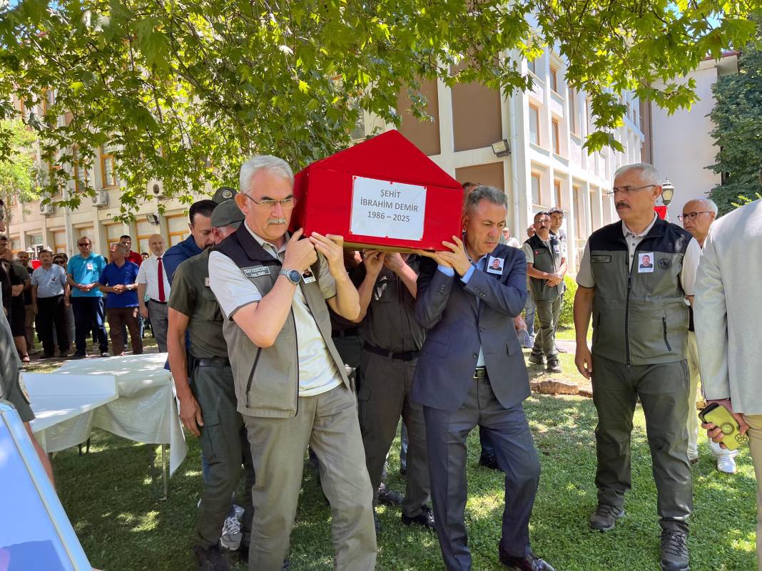Yangında şehit olan orman personeli İbrahim Demir'in cenazesi törenle Konya'ya uğurlandı 10
