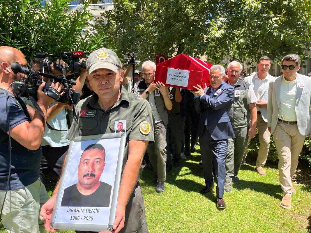 Yangında şehit olan orman personeli İbrahim Demir'in cenazesi törenle Konya'ya uğurlandı 14