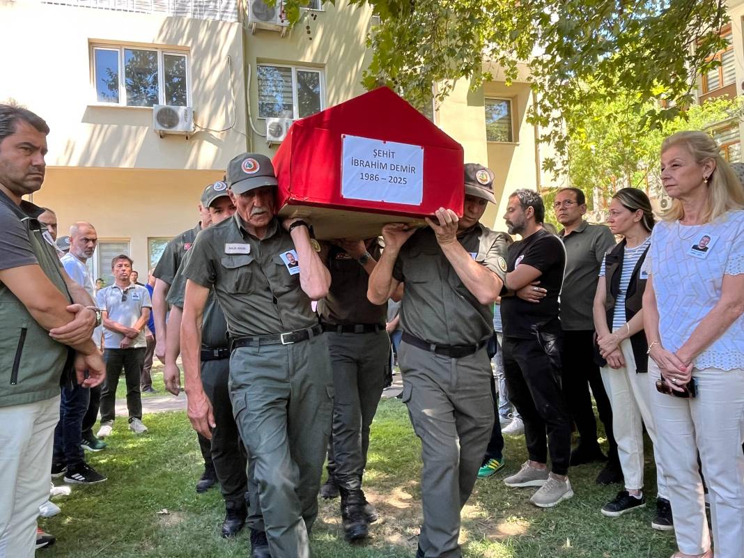 Yangında şehit olan orman personeli İbrahim Demir'in cenazesi törenle Konya'ya uğurlandı 3