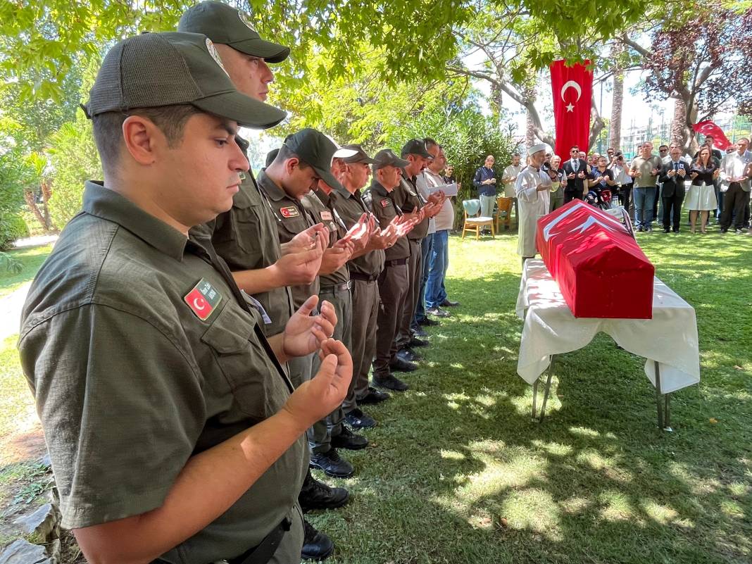 Yangında şehit olan orman personeli İbrahim Demir'in cenazesi törenle Konya'ya uğurlandı 6