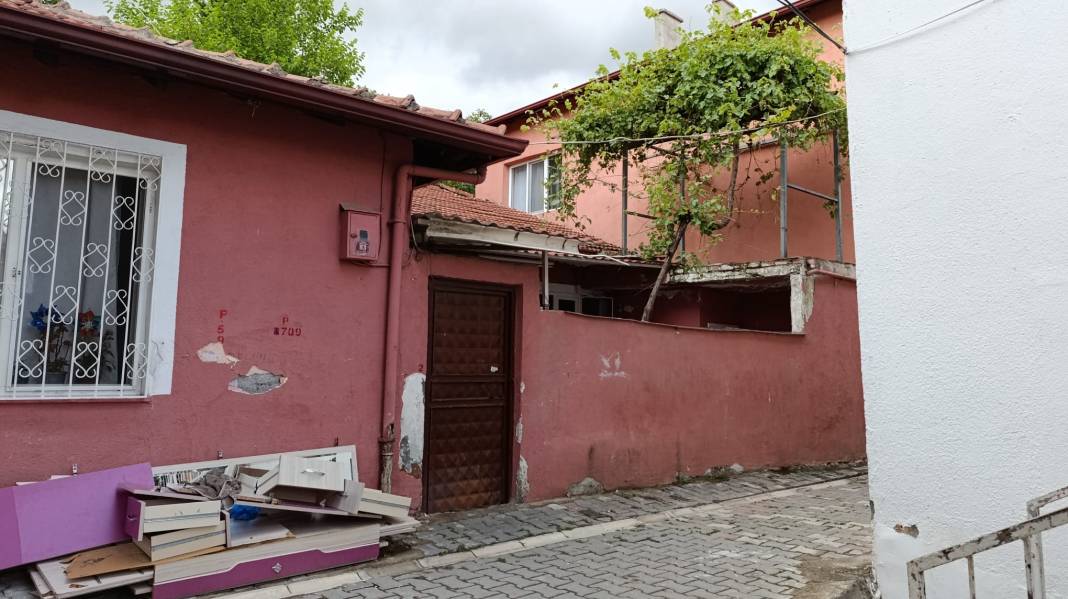 Cezaevinden çıktıktan 2 gün sonra eşini öldürüp intihar etti 7