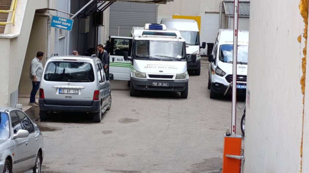 Cezaevinden çıktıktan 2 gün sonra eşini öldürüp intihar etti 8