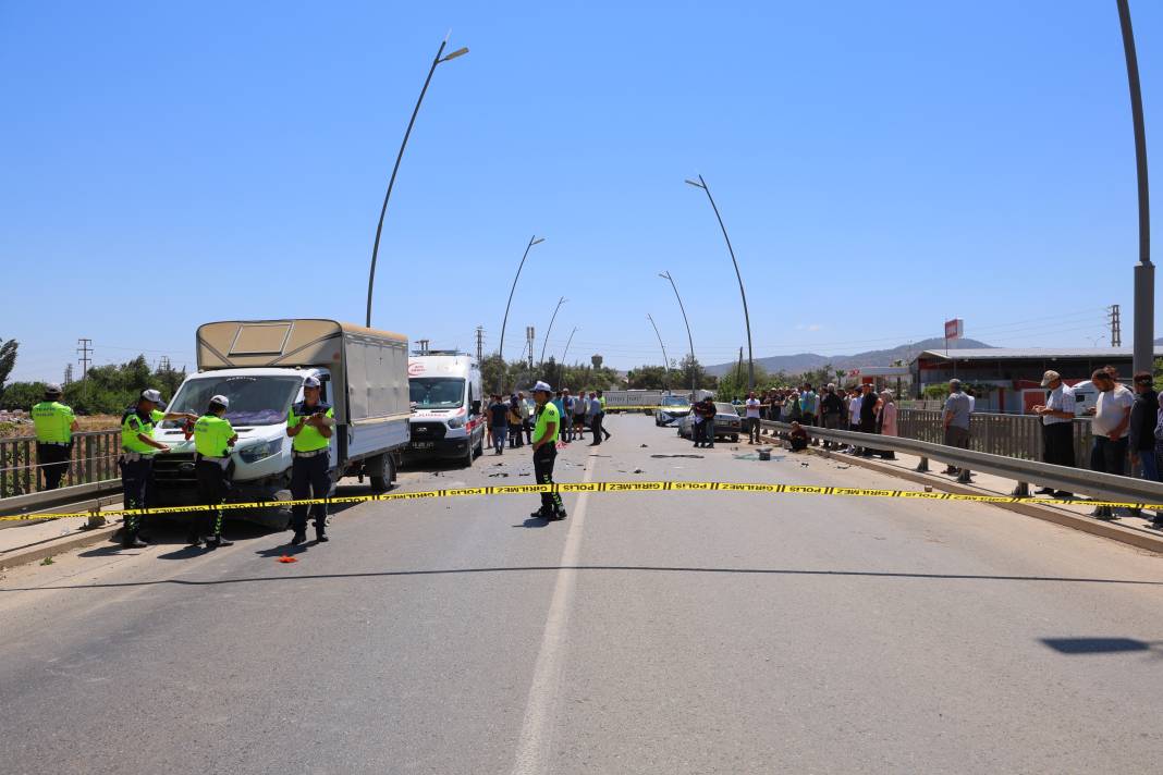 İki araç çarpıştı, bir çocuk hayatını kaybetti 2