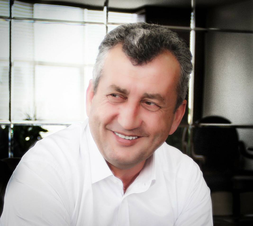 Denizde kalp krizi geçirdi... Eski belediye başkanı hayatını kaybetti 4