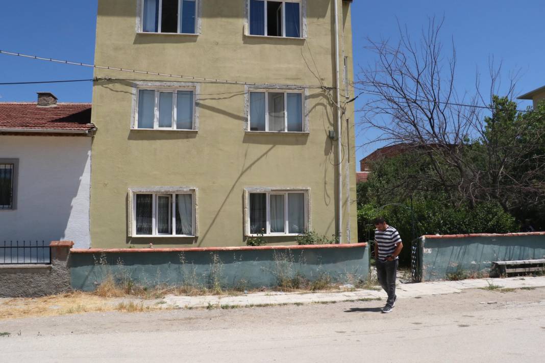 Evinde ölü bulundu 1