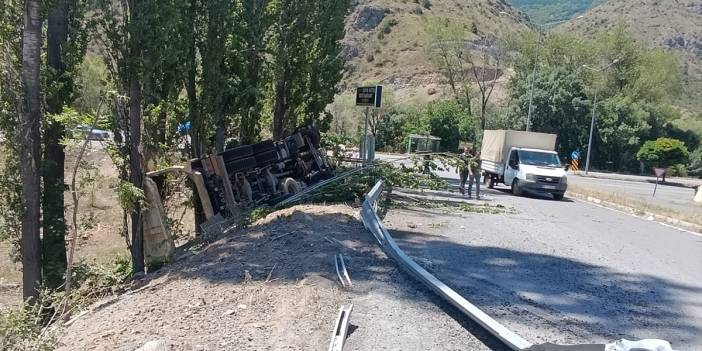 Freni boşalan kamyon uçuruma yuvarlandı: 1 ölü