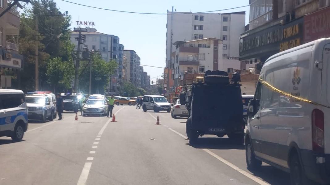 Aile içi şiddet ihbarına giden polislere ateş açıldı; 3 yaralı 3